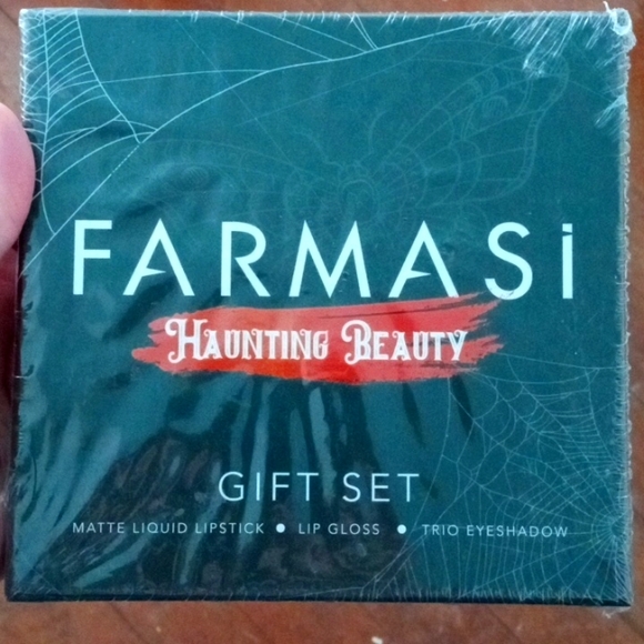Farmasi Makeup Farmasi Haunting Beauty Gift Set Poshmark